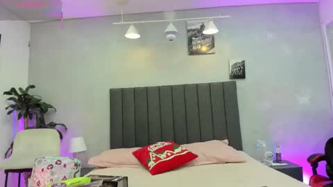 Kendra London online show from 6, 1, 2026