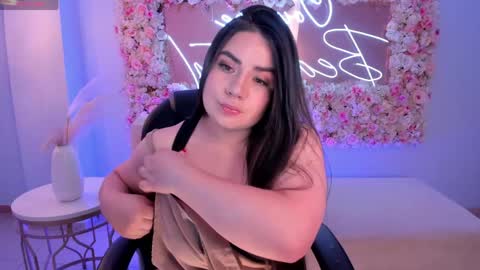 Snapshot of kendraclark_ chatting on 3, 4, 2026 K E N D R A online show from 3, 4, 2026