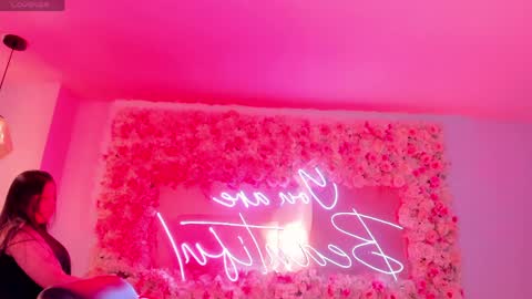 Snapshot of kendraclark_ chatting on 4, 4, 2026 K E N D R A online show from 4, 4, 2026