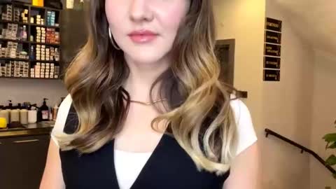 Snapshot of keniarhynard chatting on 16, 12, 2025 Elena online show from 16, 12, 2025