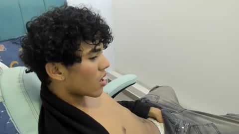 Snapshot of kenn__18 chatting on 5, 3, 2026 K E N N Y online show from 5, 3, 2026