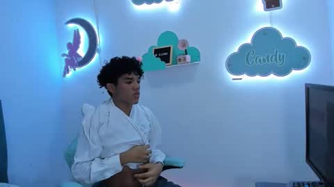 Snapshot of kenn__18 chatting on 17, 3, 2026 K E N N Y online show from 17, 3, 2026