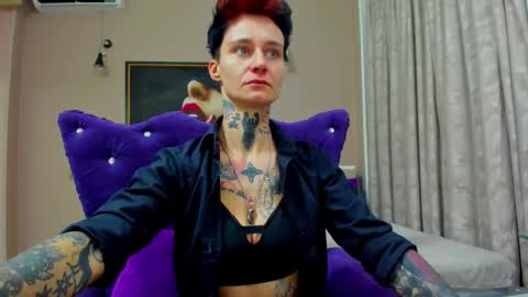 Sellena and Kenny online show from 17, 12, 2025