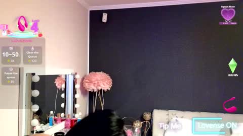 Kenzie Kush online show from 2, 2, 2026