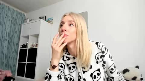 Kenzie online show from 24, 10, 2025