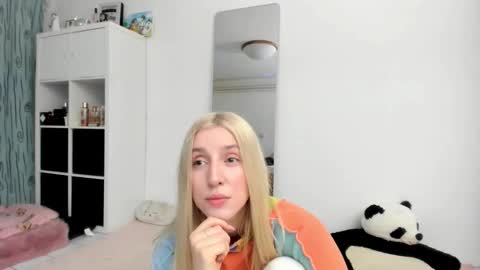 Snapshot of kenziedawton chatting on 15, 2, 2026 Kenzie online show from 15, 2, 2026