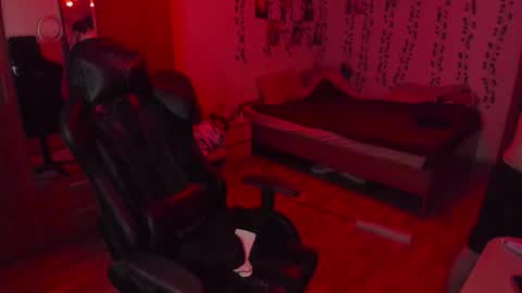 Looking for a moderator I PVT IS OPEN online show from 19, 12, 2025