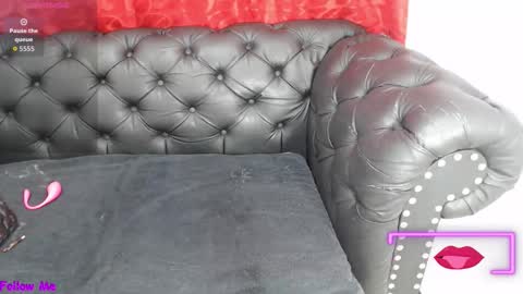 Snapshot of kerly_doll chatting on 13, 10, 2025 K E R L Y online show from 13, 10, 2025