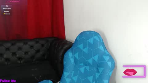 Snapshot of kerly_doll chatting on 10, 11, 2025 K E R L Y online show from 10, 11, 2025