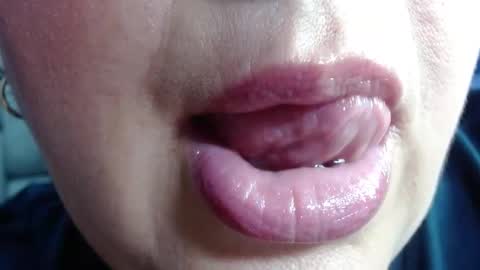 Snapshot of kerly_doll chatting on 11, 11, 2025 K E R L Y online show from 11, 11, 2025