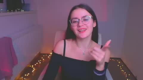 Snapshot of ketrin_pirsss chatting on 5, 1, 2025 Ketrin online show from 5, 1, 2025