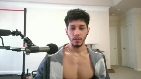 Snapshot of kevin9nch chatting on 24, 2, 2025 Kevin online show from 24, 2, 2025