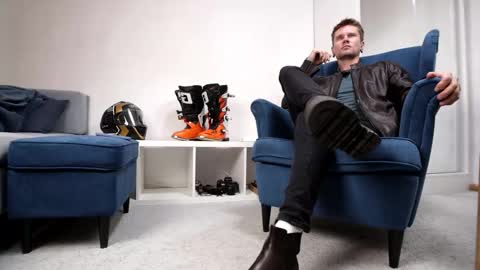 Snapshot of kevin_park chatting on 20, 9, 2025 Kev online show from 20, 9, 2025