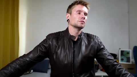 Snapshot of kevin_park chatting on 22, 9, 2025 Kev online show from 22, 9, 2025