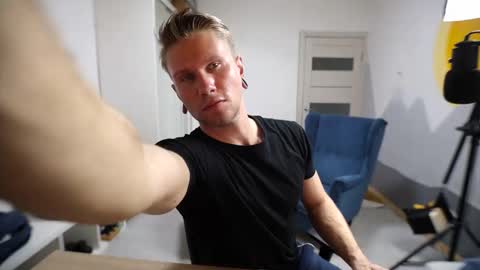 Snapshot of kevin_park chatting on 6, 10, 2025 Kev online show from 6, 10, 2025