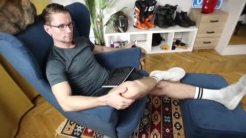 Snapshot of kevin_park chatting on 26, 11, 2025 Kev online show from 26, 11, 2025