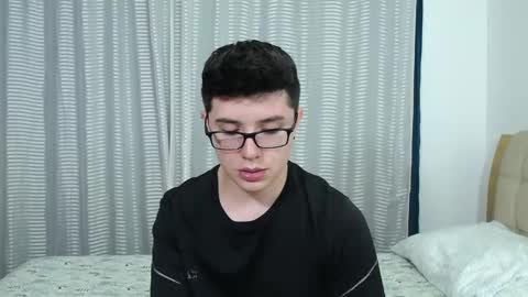 Snapshot of kevinhunts chatting on 1, 10, 2025 Kevin online show from 1, 10, 2025