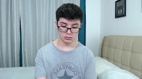 Snapshot of kevinhunts chatting on 9, 10, 2025 Kevin online show from 9, 10, 2025