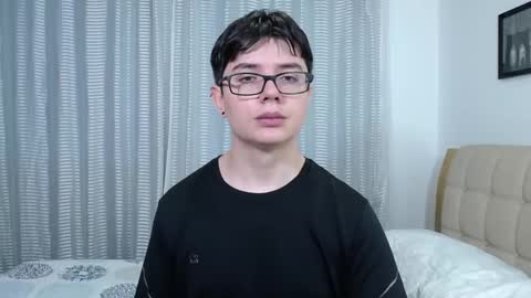 Snapshot of kevinhunts chatting on 20, 10, 2025 Kevin online show from 20, 10, 2025