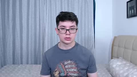 Snapshot of kevinhunts chatting on 7, 11, 2025 Kevin online show from 7, 11, 2025