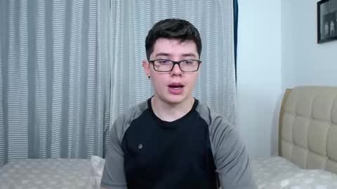 Snapshot of kevinhunts chatting on 8, 11, 2025 Kevin online show from 8, 11, 2025