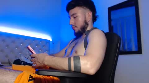 kevinsantiag0 online show from 16, 12, 2025