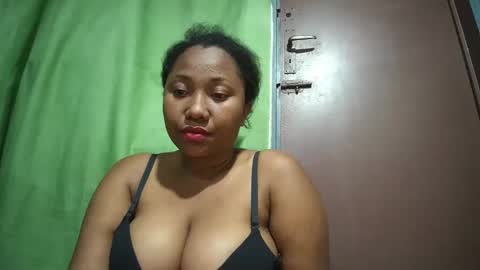 Snapshot of kezia0910 chatting on 14, 10, 2025 kezia0910 online show from 14, 10, 2025