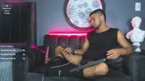 Khriss brown online show from 17, 1, 2025