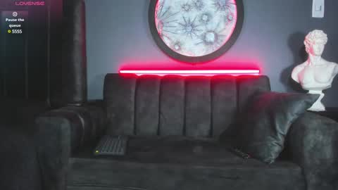 Khriss brown online show from 12, 2, 2025