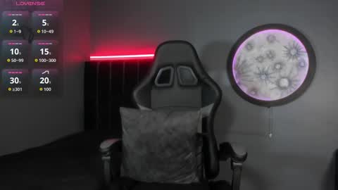 Khriss brown online show from 4, 11, 2025