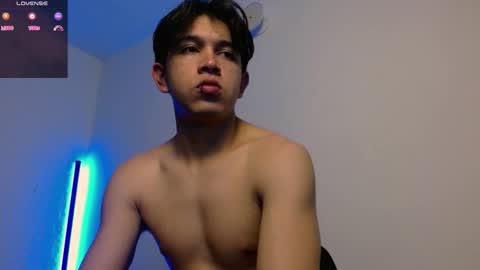 Adrian  Chlloe online show from 18, 12, 2025