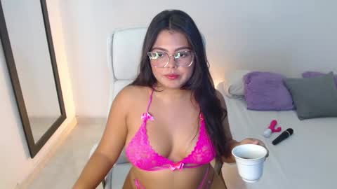 Kiara Evans online show from 28, 1, 2025