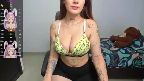 Snapshot of kiara_and_evelyn chatting on 26, 2, 2025 Evelyn online show from 26, 2, 2025