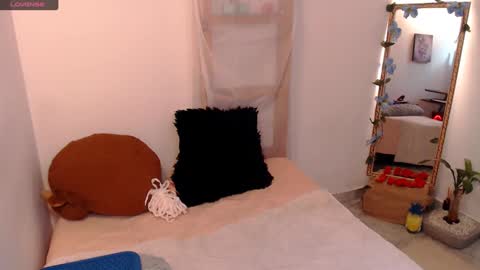 Kiara Bermont online show from 29, 12, 2024