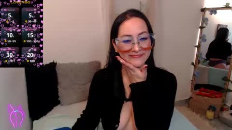 Kiara Bermont online show from 11, 2, 2025