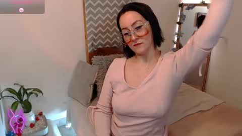 Kiara Bermont online show from 3, 10, 2025
