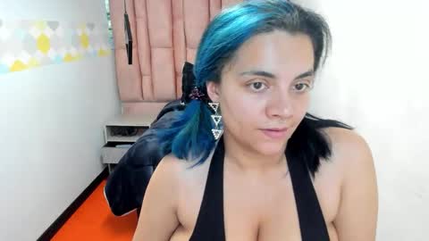 kiara Cruz online show from 23, 9, 2025