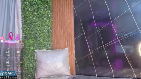 Kiara Zahiri online show from 21, 10, 2025