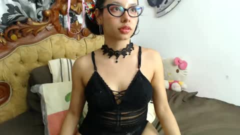 kiaralenon online show from 6, 1, 2025