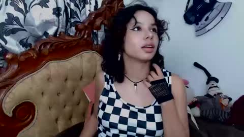 kiaralenon online show from 3, 3, 2025