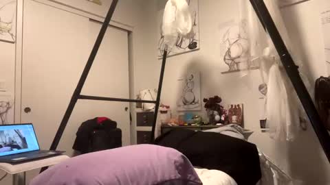 HunneysPlayRoom online show from 23, 12, 2024