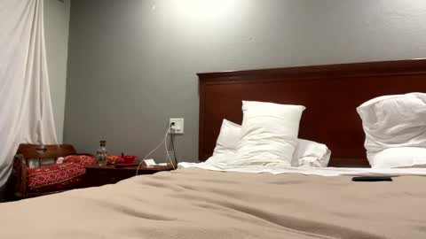 HunneysPlayRoom online show from 21, 2, 2025