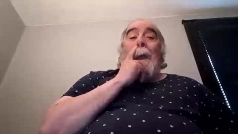 Snapshot of kickinme chatting on 6, 11, 2025 KICKINME online show from 6, 11, 2025