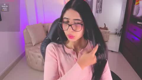 Snapshot of kiim__samanta chatting on 19, 11, 2025 kiim__samanta online show from 19, 11, 2025