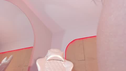 KIM COOPER online show from 28, 1, 2025