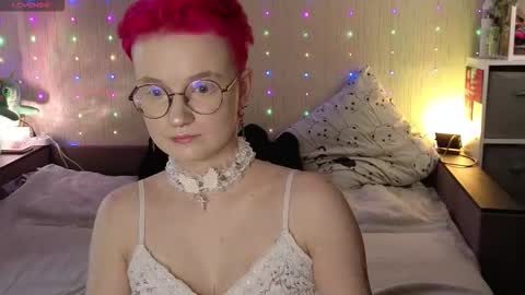 kiki_blue_eyes online show from 20, 3, 2026