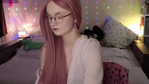 kiki_blue_eyes online show from 22, 3, 2026