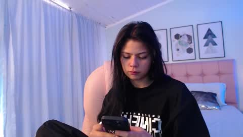 kIKI online show from 15, 10, 2025