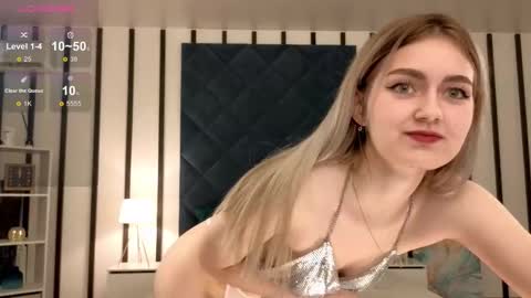 Snapshot of kiki_r chatting on 12, 9, 2025 Kiki dont forget to thumbs up me if you like my show online show from 12, 9, 2025