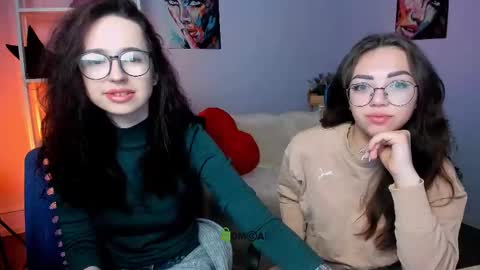 Snapshot of kiki_swan chatting on 4, 3, 2025 kiki_swan online show from 4, 3, 2025